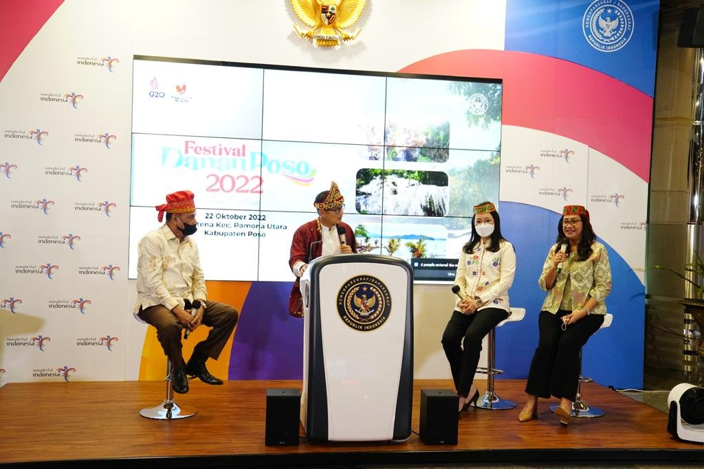 TUTURA.ID - Festival Danau Poso beriring harapan makin menggenjot sektor pariwisata