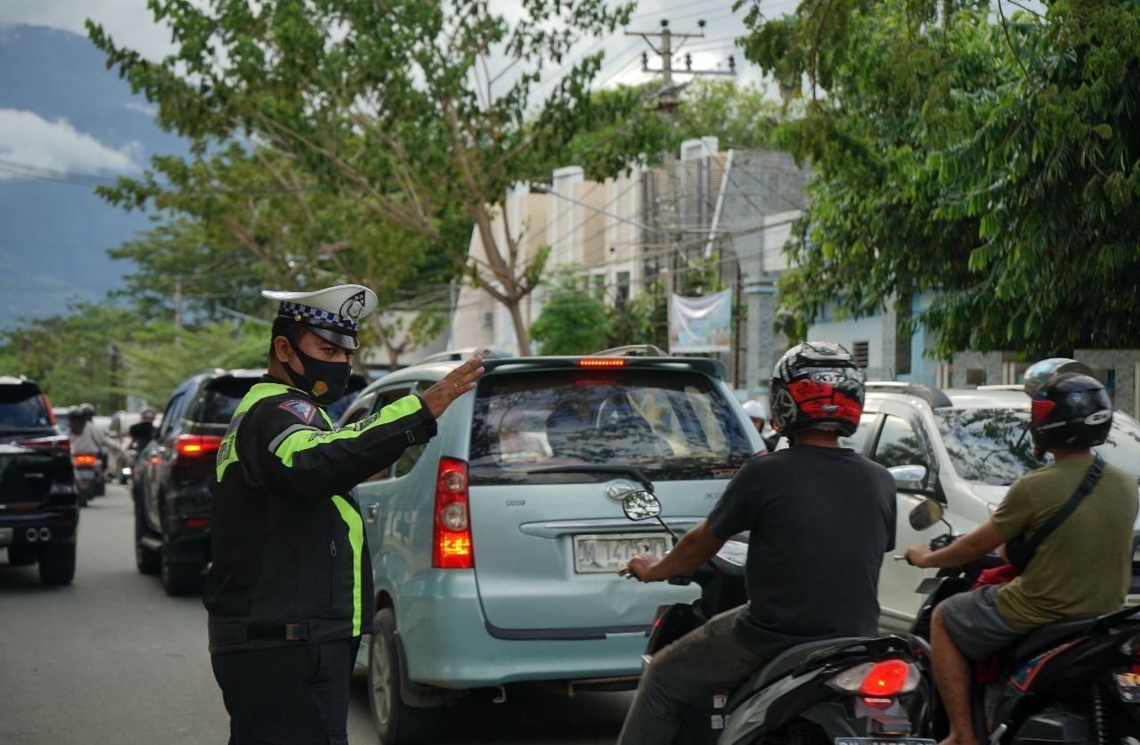 TUTURA.ID - Biar tidak kena macet jelang iftar, hindari 21 titik jalan ini 