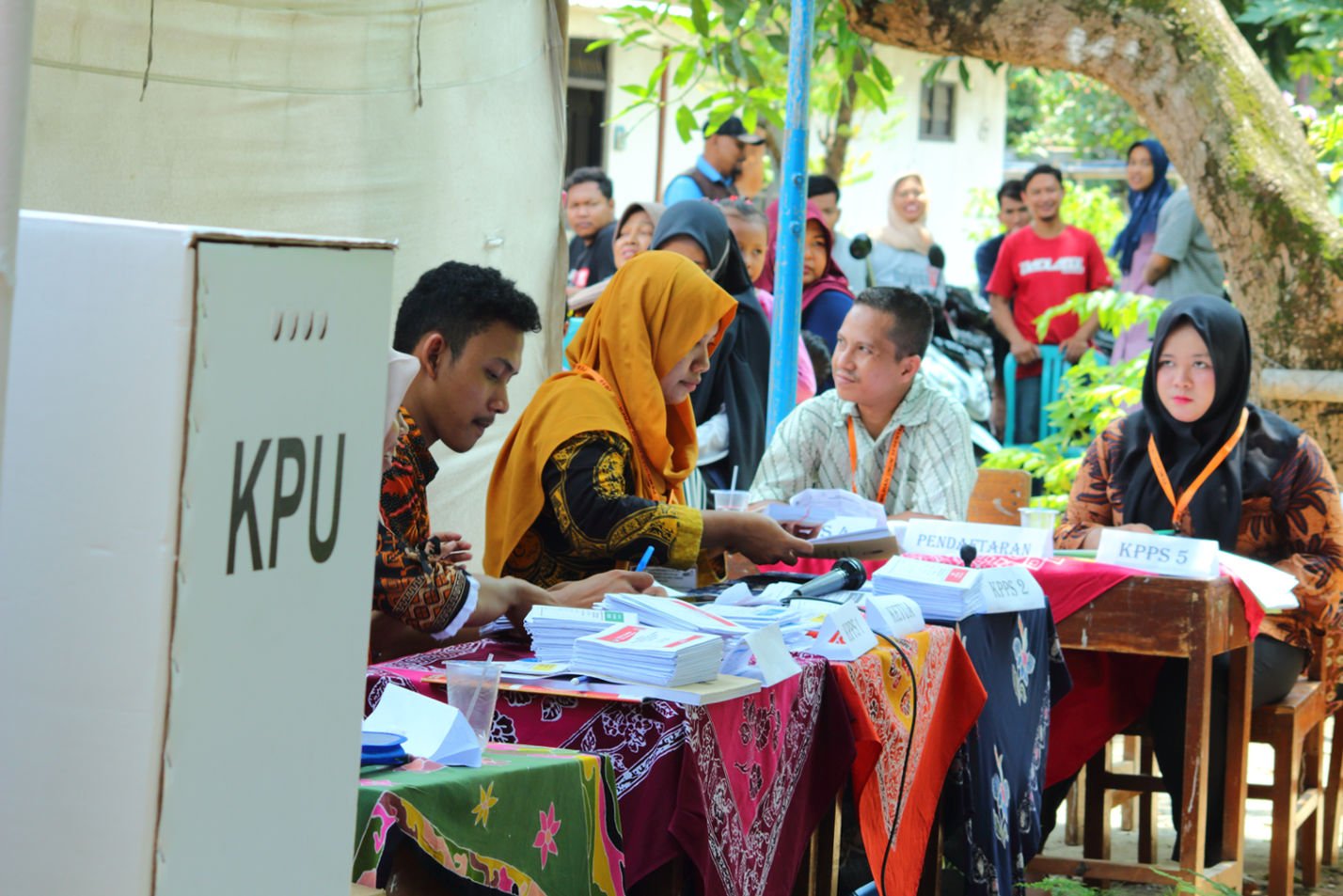 TUTURA.ID - Enam kelompok pekerjaan dilarang terlibat politik partisan