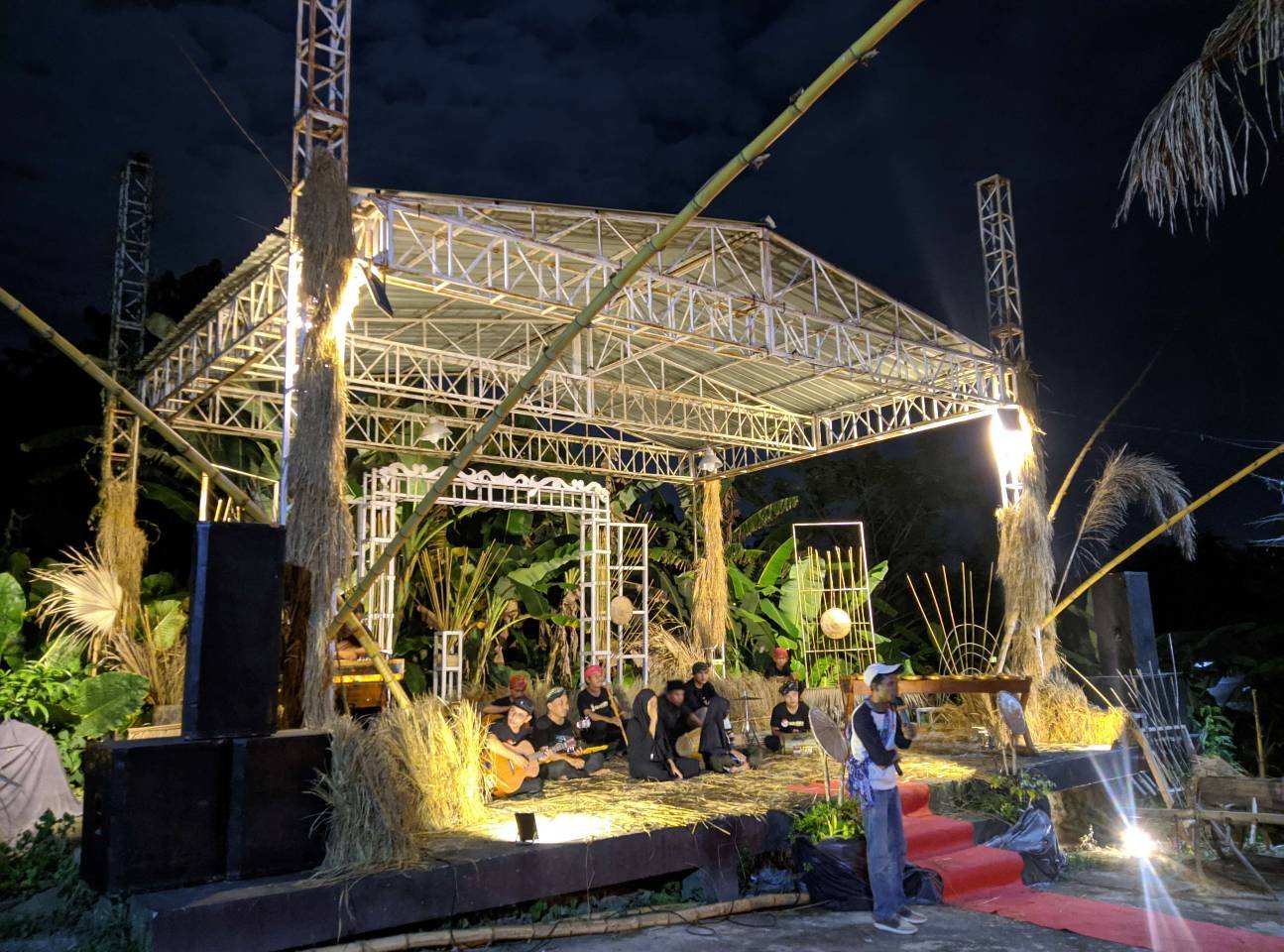 TUTURA.ID - Festival Dade Reme Vula, upaya membangkitkan kembali tradisi perayaan saat bulan purnama