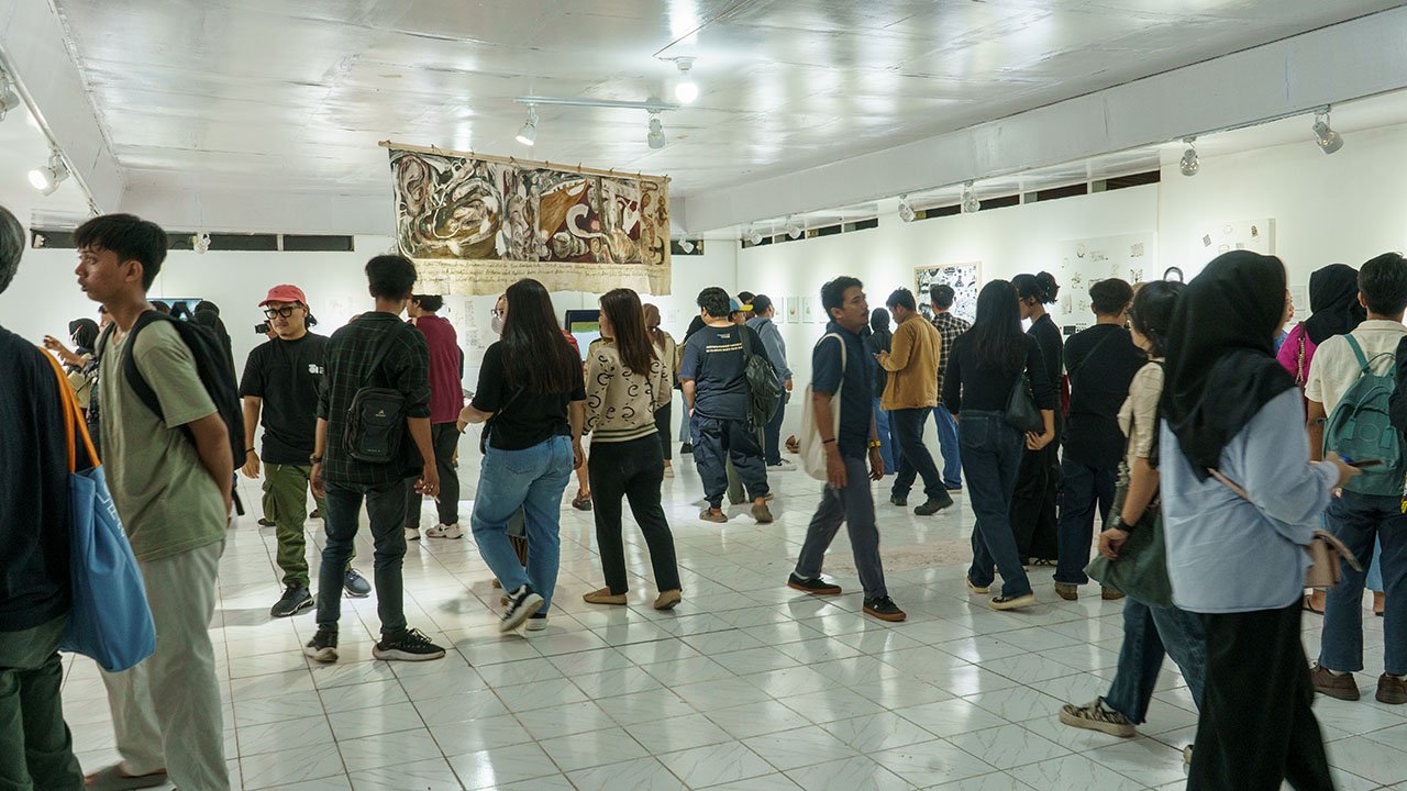 TUTURA.ID - Menemukan narasi alternatif tentang situs megalit dalam pameran Rasi Batu