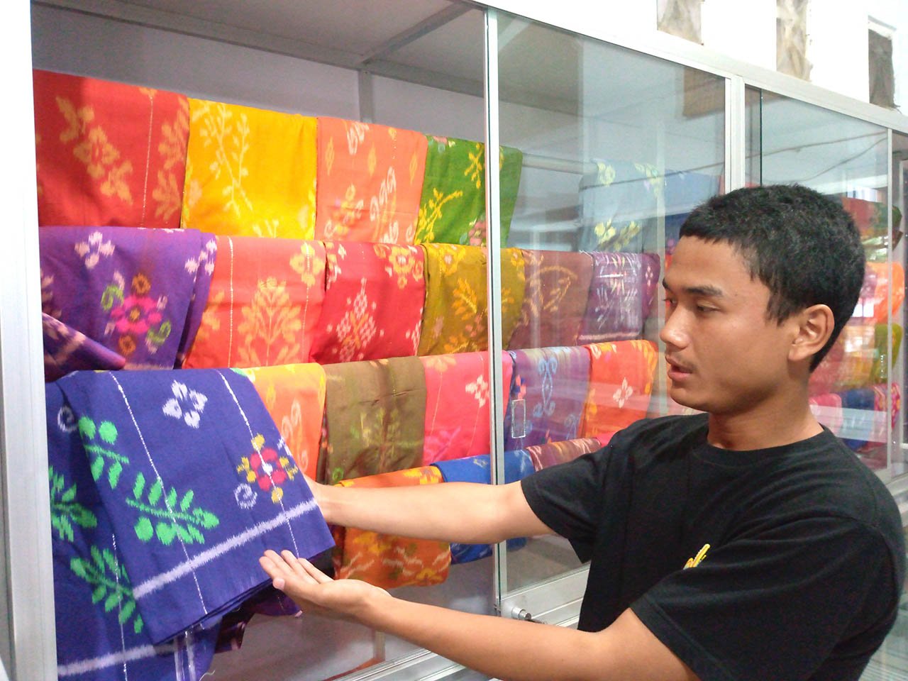 TUTURA.ID - Mengenal ragam motif batik lokal Sulteng