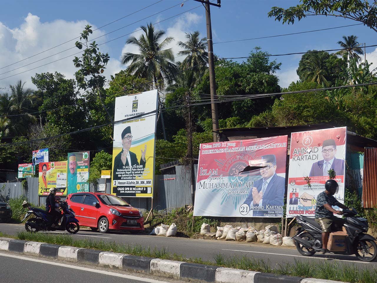 TUTURA.ID - Narsisisme politik penghasil sampah visual