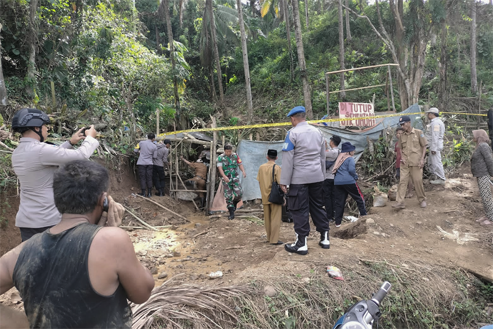 TUTURA.ID - Film Tanah Emas dan potret buram tambang emas di Sulteng