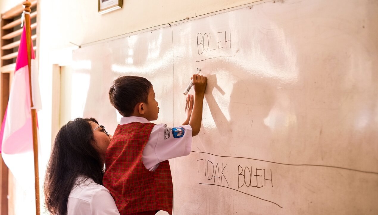 TUTURA.ID - Tantangan dan langkah proaktif mengatasi kekerasan anak di dunia pendidikan