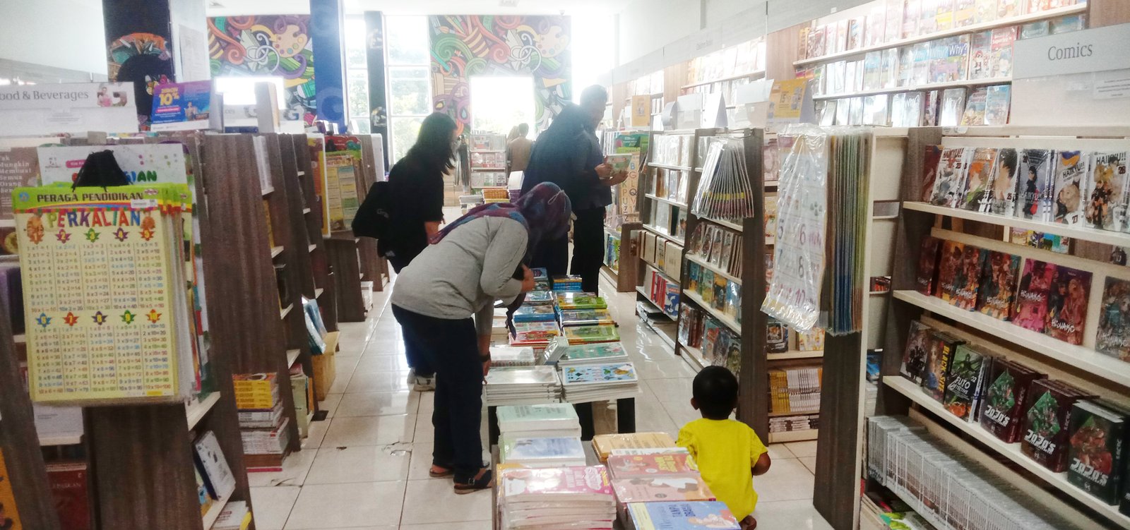 TUTURA.ID - Menjawab isu penutupan toko buku Gramedia Palu